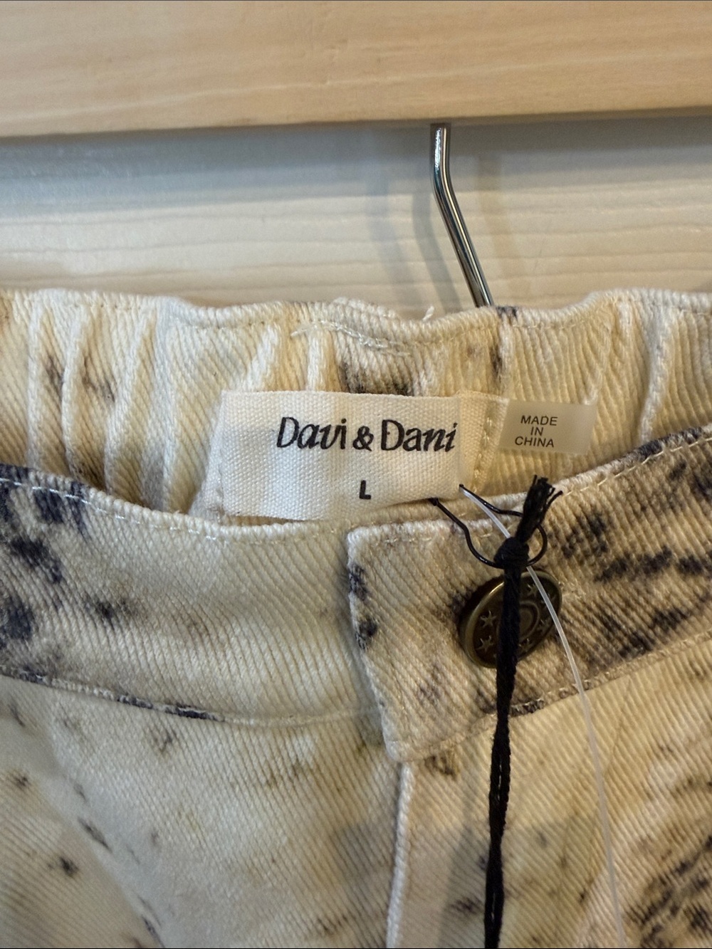 DAVI & DANI Snow Leopard Print Lace Trim Barrel Pants NWT Wide Leg - Picture 2 of 7